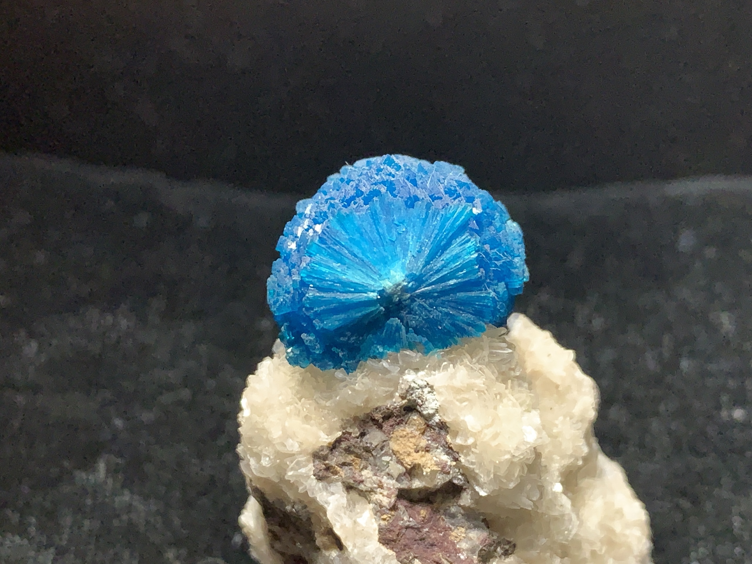 Cavansite on Stilbite Specimen - Image 7