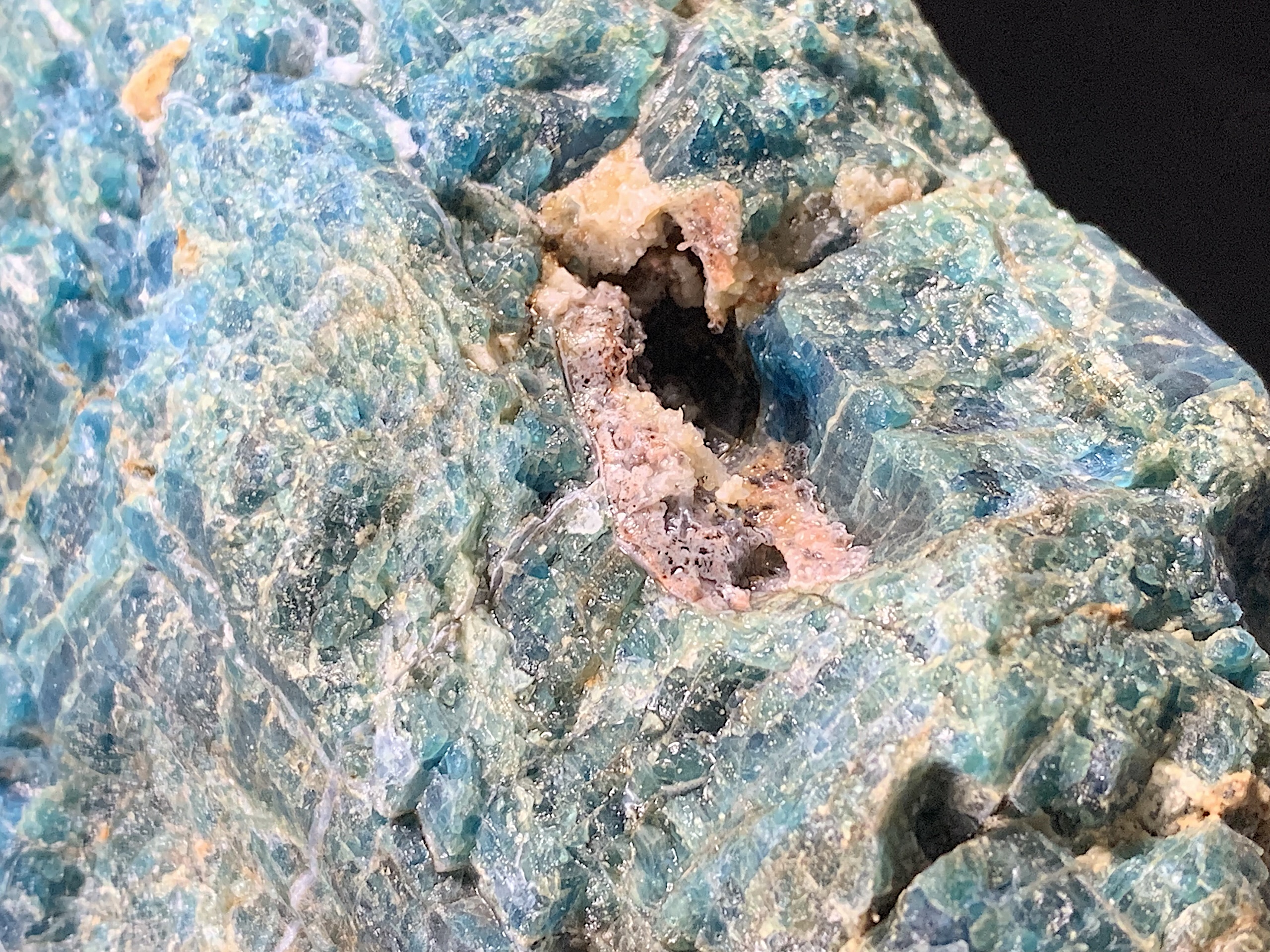 Blue Apatite Boulder - Image 11