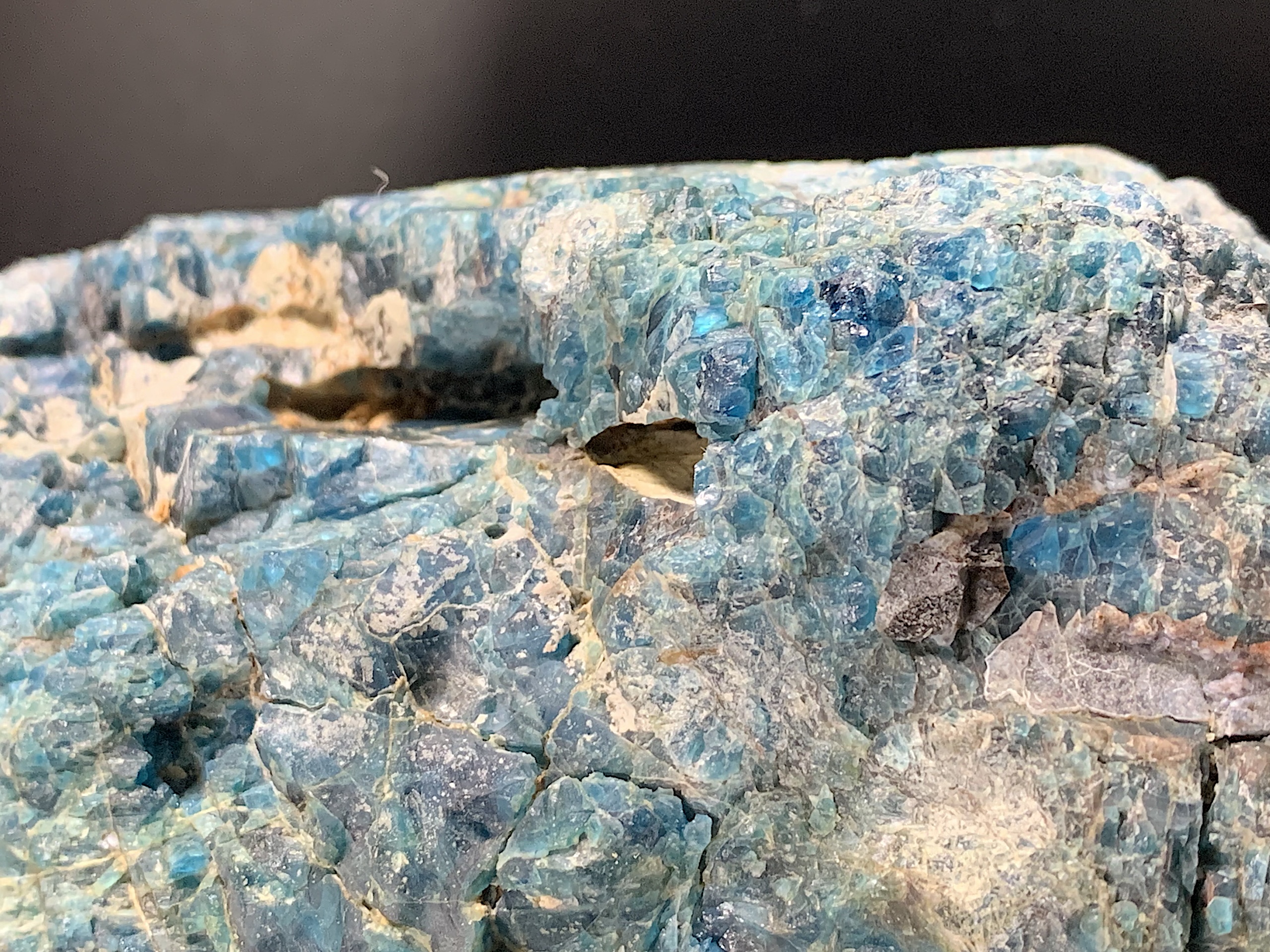 Blue Apatite Boulder - Image 13