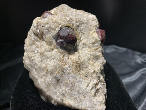 Red Garnets in Quartz/Mica Matrix - Image 4