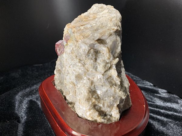Red Garnets in Quartz/Mica Matrix - Image 9