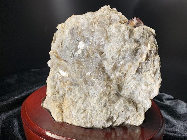 Red Garnets in Quartz/Mica Matrix - Image 10