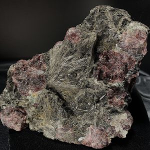 Red Garnet in Actinolite Schist