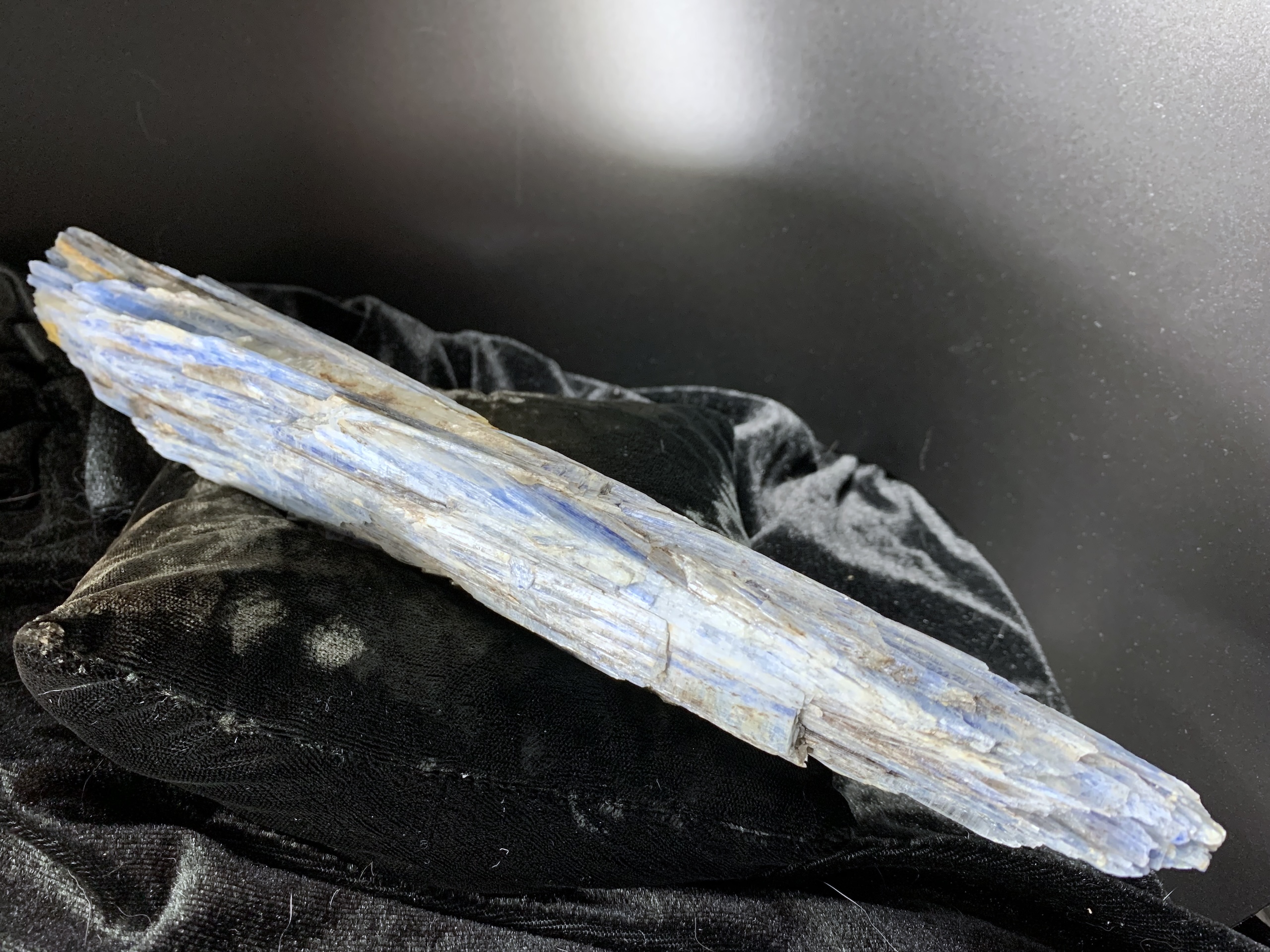 Large Kyanite Specimen - Image 2