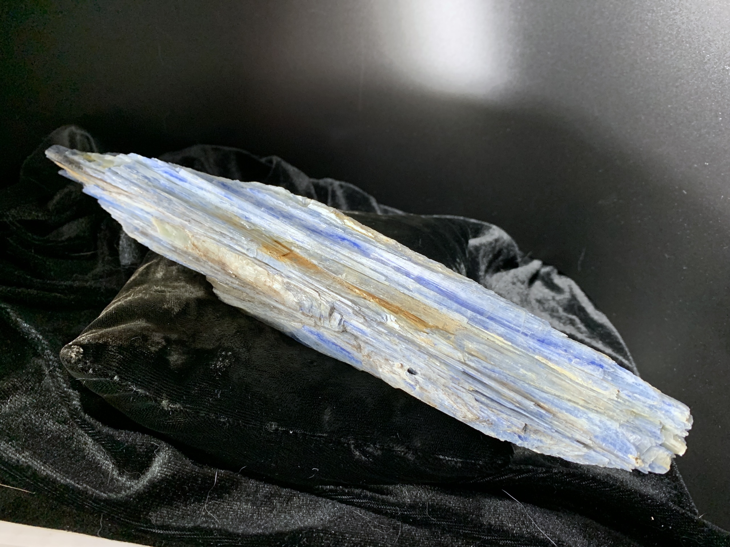 Large Kyanite Specimen - Image 3