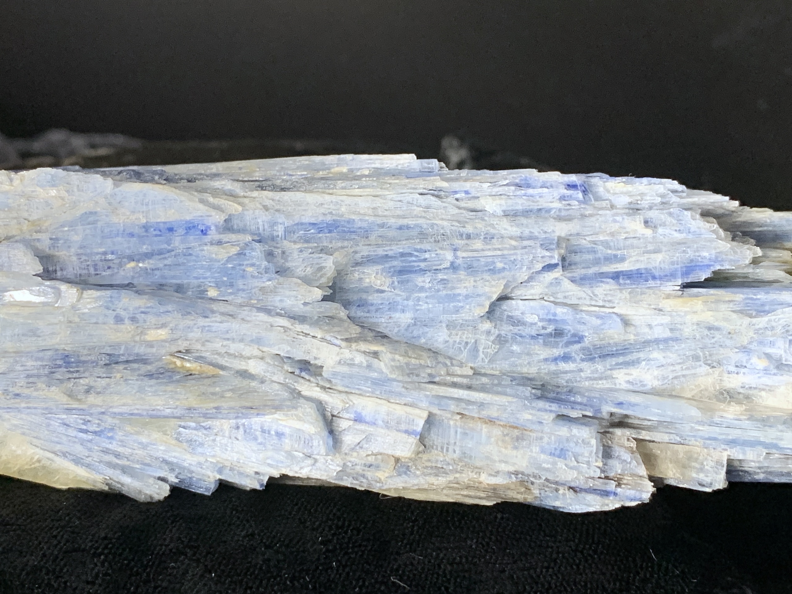 Large Kyanite Specimen - Image 9