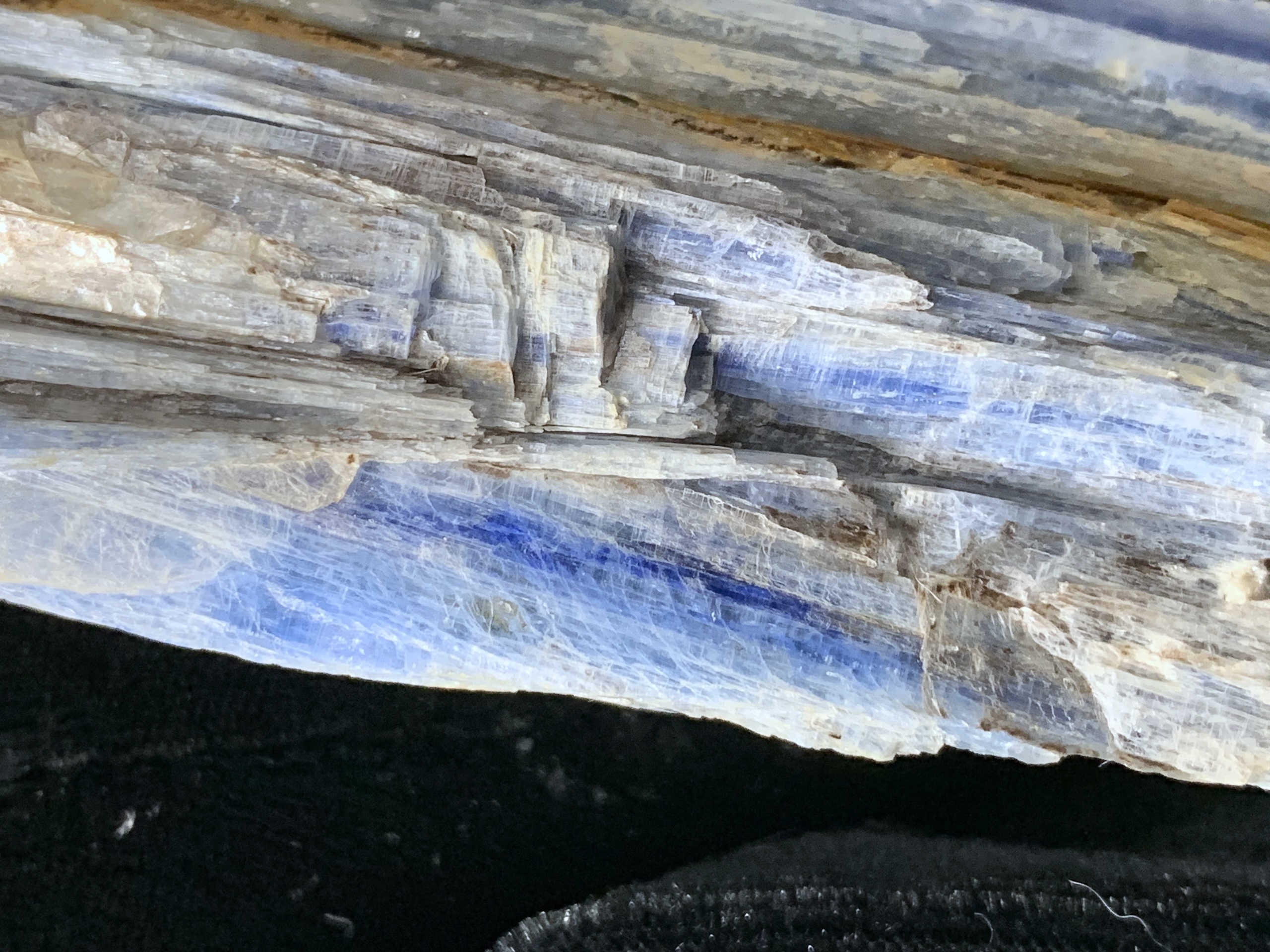Large Kyanite Specimen - Image 13
